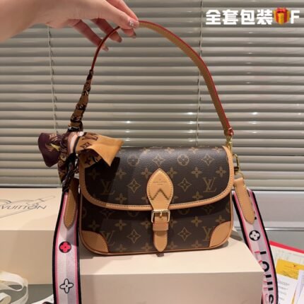 Louis Vuitton / LV Diane M45985 size: 25.0*9.0*15.0cm