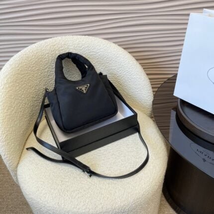 Prada mini handbag size: 18*14cm